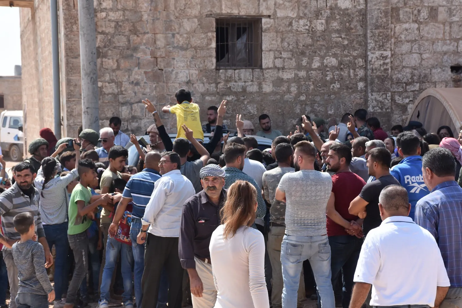 Şêniyên Efrînê alîkariyên Rûsyayê red kirin
