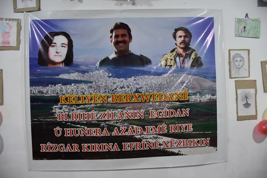 Pêşangeha ‘Kêliyên Berxwedanê’ li Helebê dest pê kir