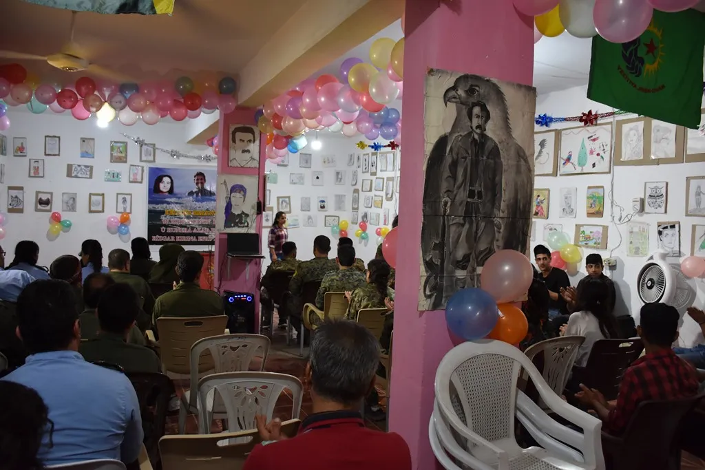 Pêşangeha ‘Kêliyên Berxwedanê’ li Helebê dest pê kir