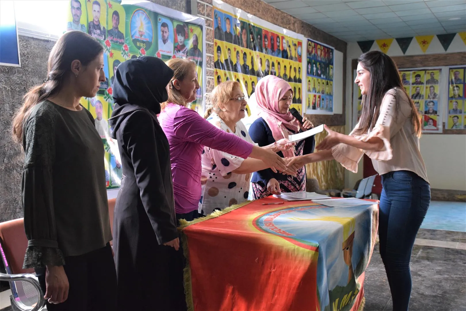 Li Serêkaniyê xwendekarên refa 9’an karnameyên xwe wergirtin