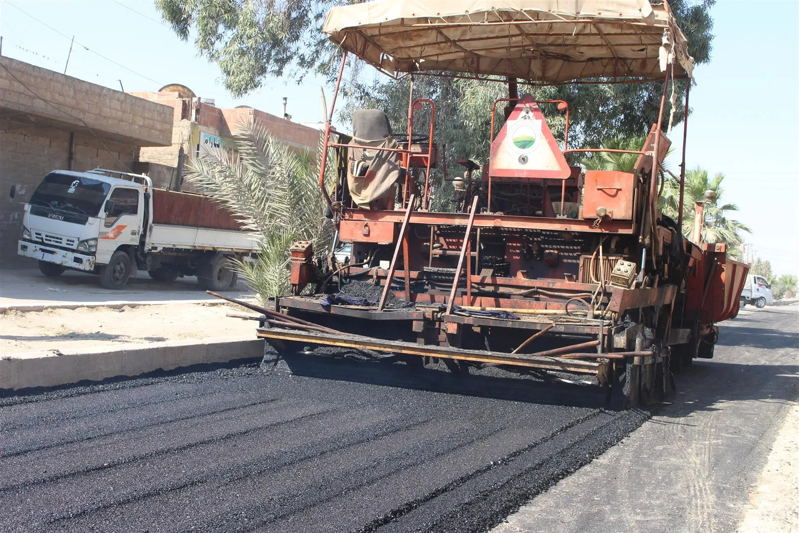 Zîftkirina rêyên Hesekê didome