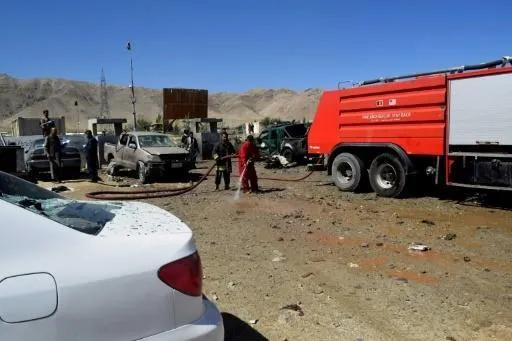Xwekujekî xwe li hundirê avahiyeke hikumeta Afganistanê teqand