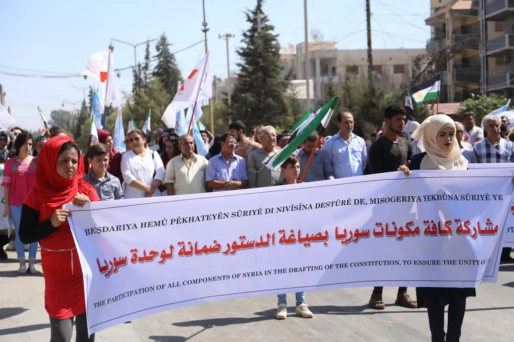 Partiya Nûjen li dijî dûrxistina Bakur û Rojhilatê Sûriyê ji xebatên destûra nû meşiya