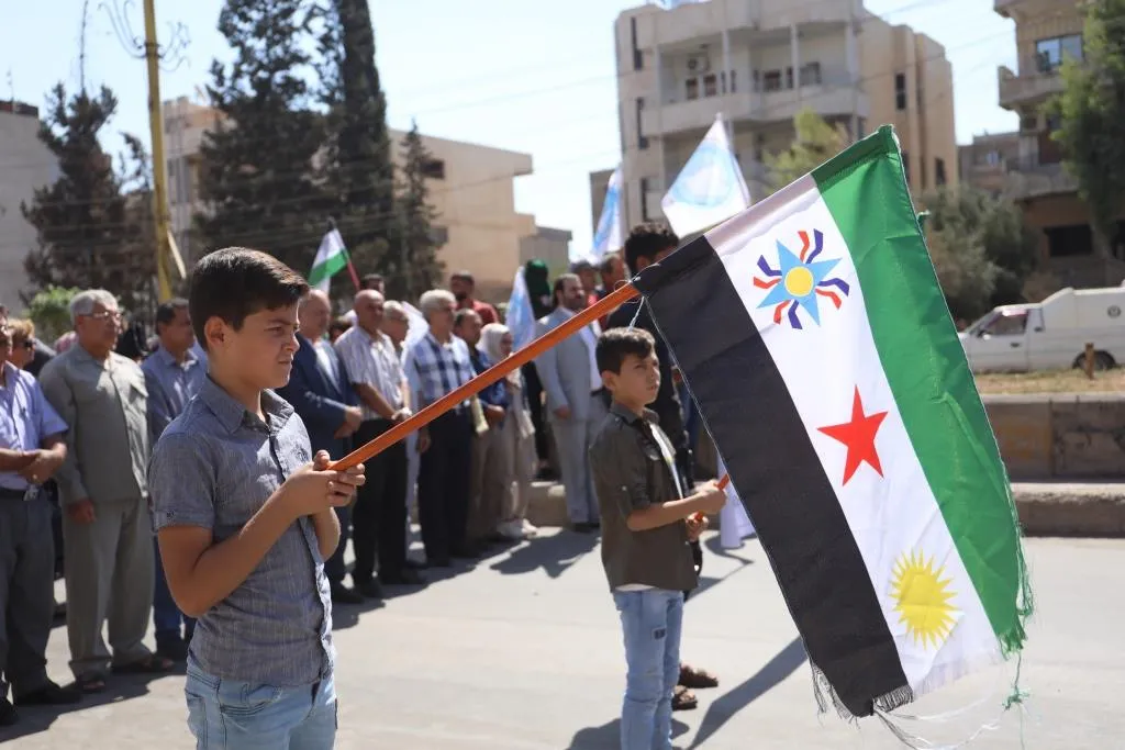 Partiya Nûjen li dijî dûrxistina Bakur û Rojhilatê Sûriyê ji xebatên destûra nû meşiya