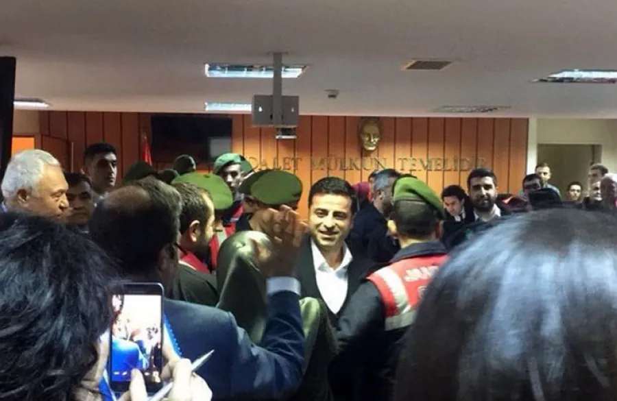 Demîrtaş ji dozekê hate berdan