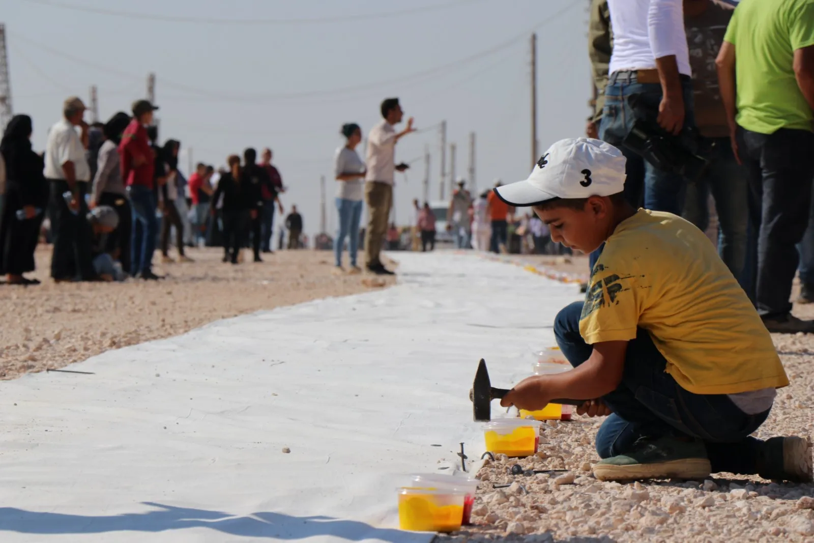 Zarokên Efrînê êşên xwe xêz kirin
