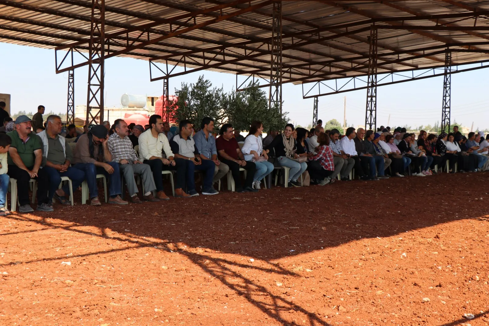 Zarokên Efrînê êşên xwe xêz kirin