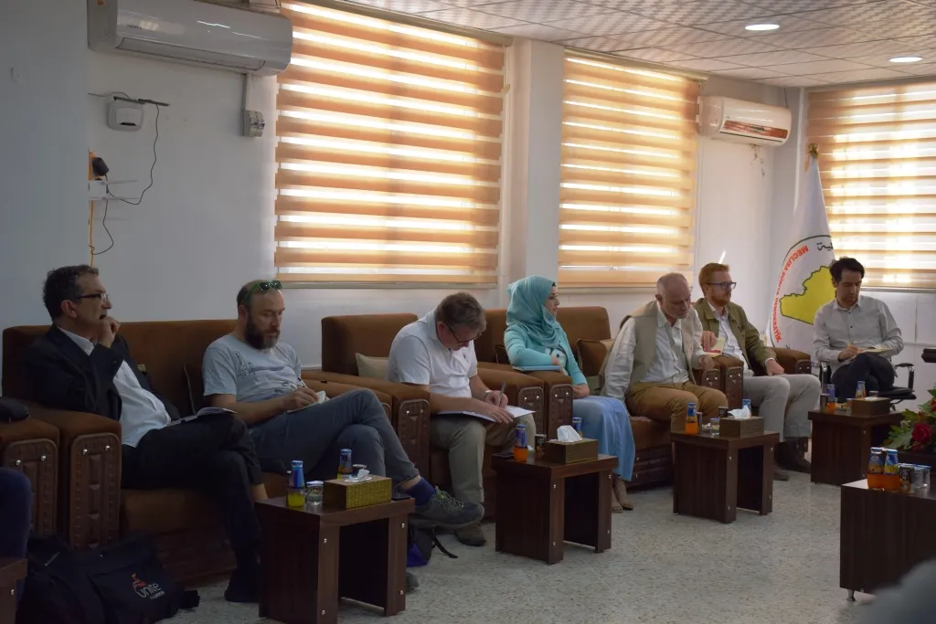 Şandeyek birîtanî bi nûnerên MSD û Rêveberiya Xweser re hevdîtin kir