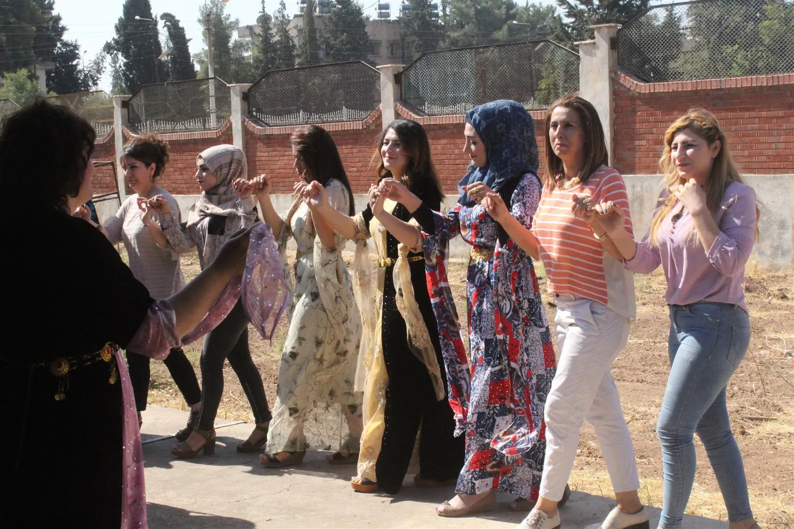 Bawernameyên zimanê kurdî li 600 mamosteyan hatin belavkirin