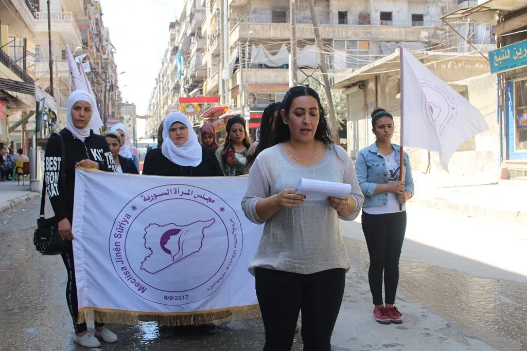 Meclisa Jinên Sûriyê banga diyalog û bidawîkirina şer kir