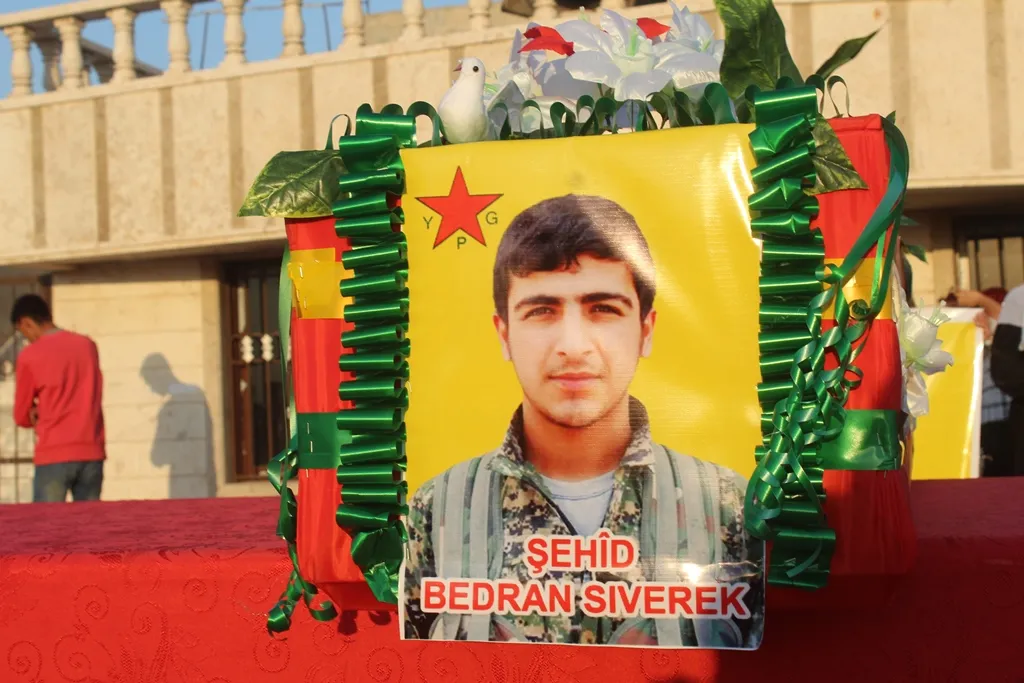 Cenazeyê şehîd Bedran li Dêrikê hate veşartin