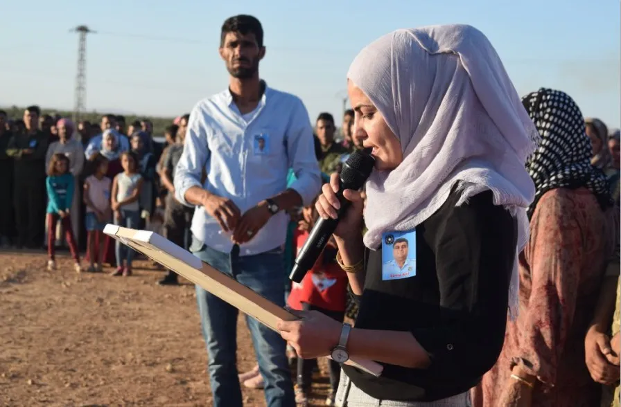 Şêniyên Girê Spî cenazeyê endamê trafîkê Adil Elî spart axê