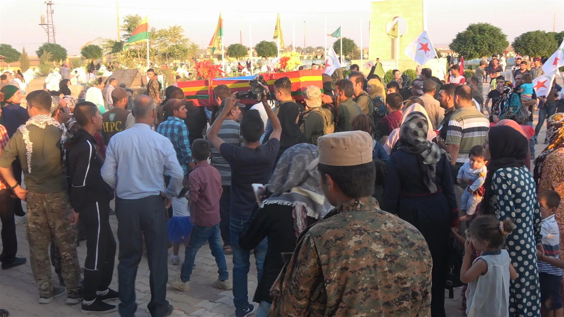 Cenazeyê şehîd Mehmûd bi merasîmeke girseyî hate veşartin