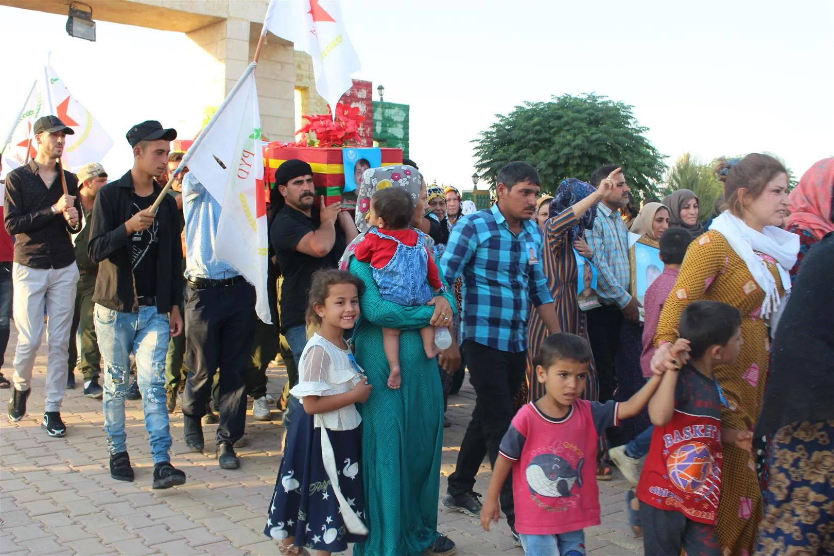 Cenazeyê şehîd Mehmûd bi merasîmeke girseyî hate veşartin