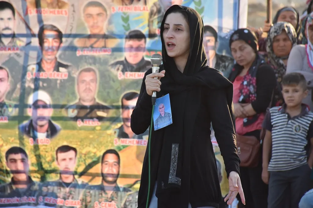 Şêniyên Helebê cenazeyê şehîd Kemal spartin axê