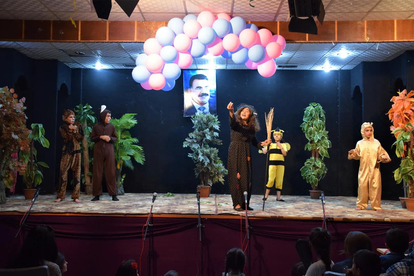 Zarokên beşdarî mîhrîcanê bibûn hatin xelatkirin
