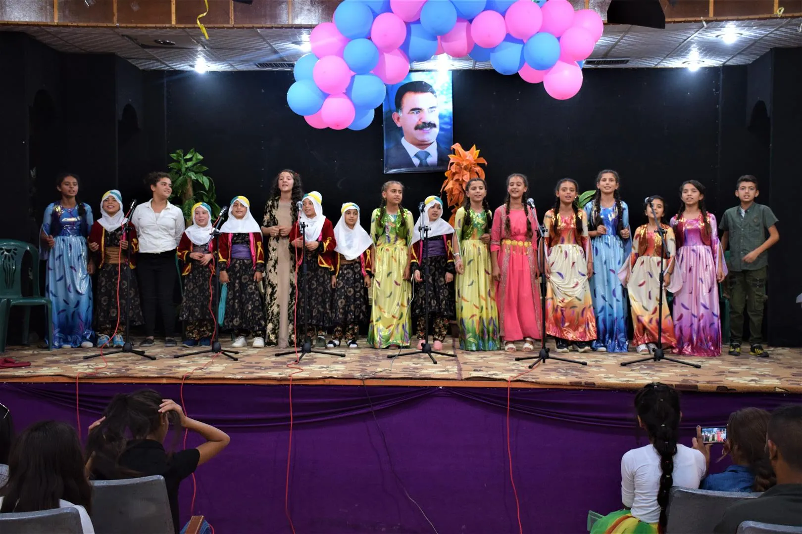 Zarokên beşdarî mîhrîcanê bibûn hatin xelatkirin
