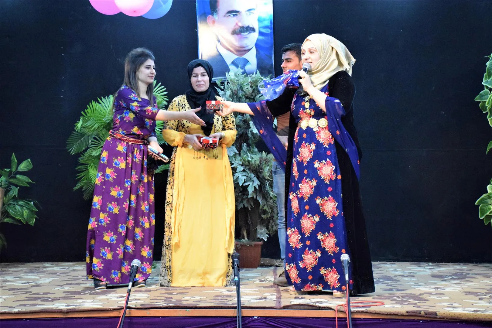 Zarokên beşdarî mîhrîcanê bibûn hatin xelatkirin