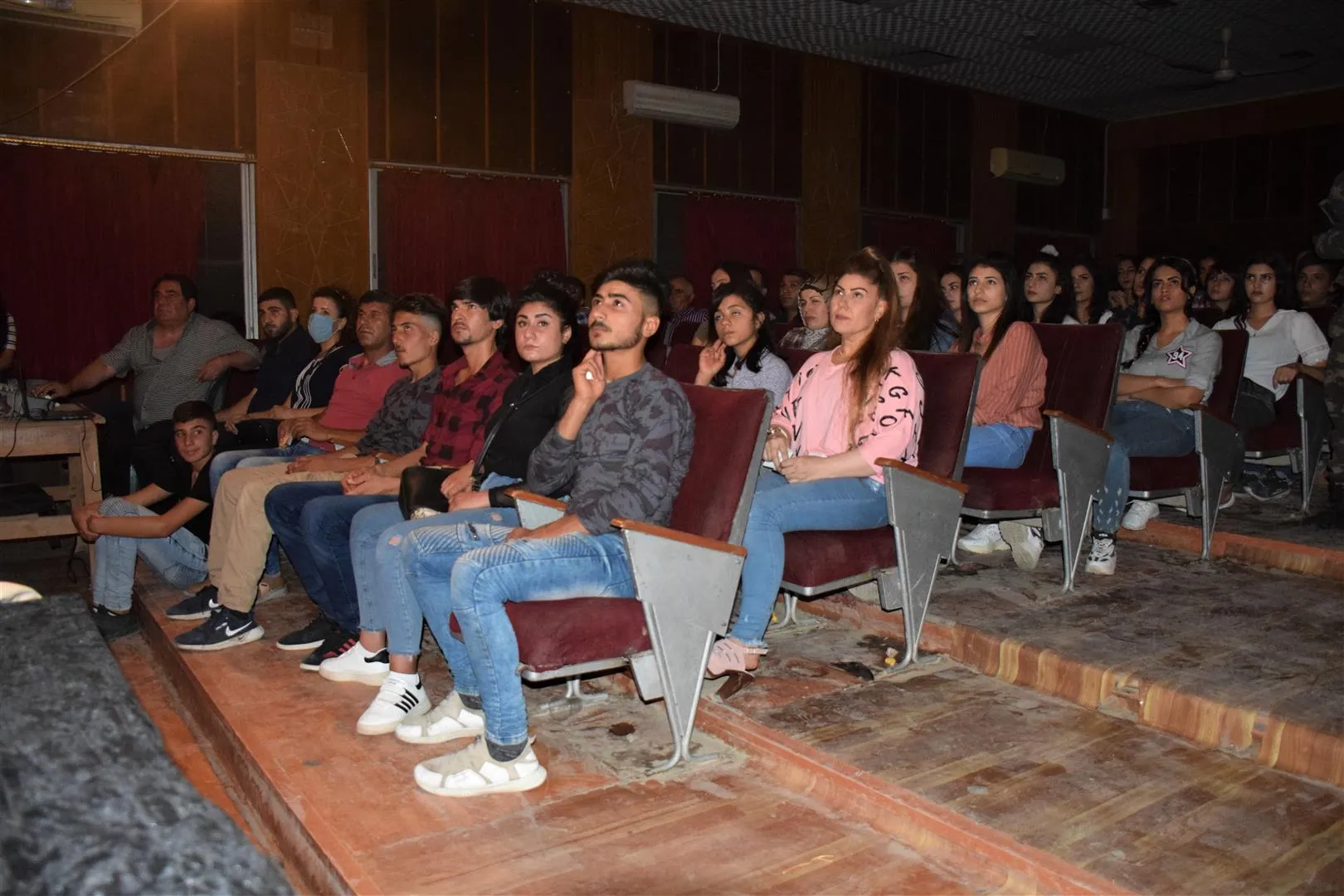 Koma Serdemê şanoya "Venasîn" li Serêkaniyê pêşkêş kir