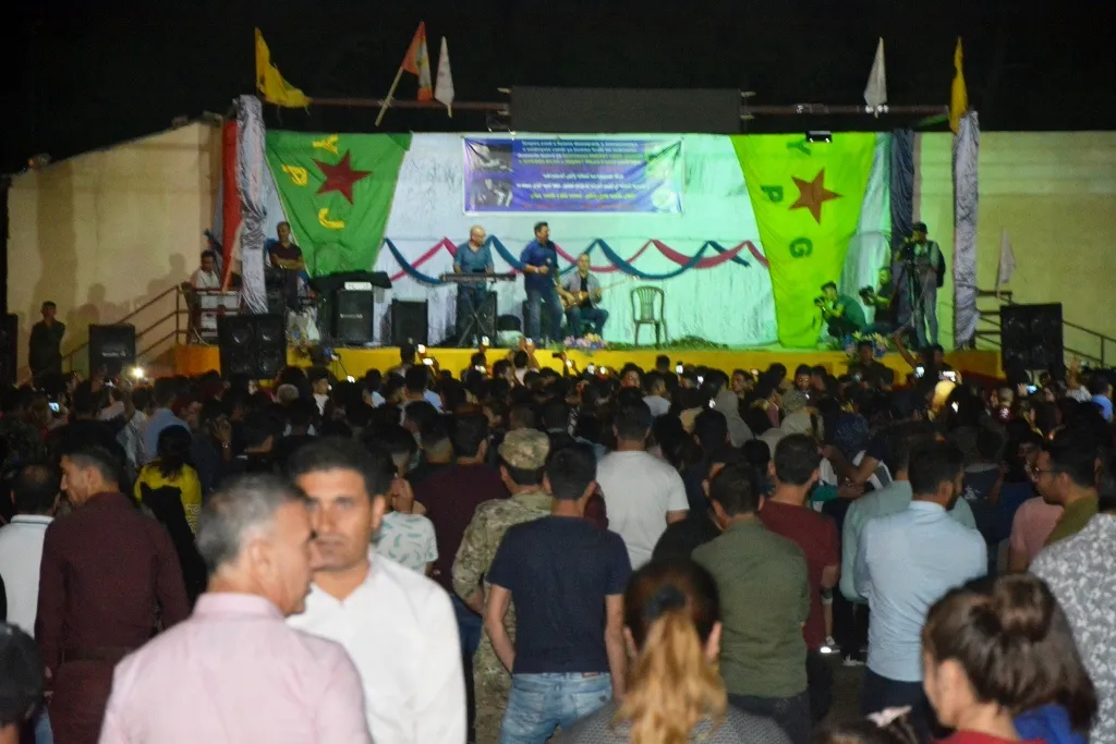 Hunermend Bengîn li Kobanê konserek da