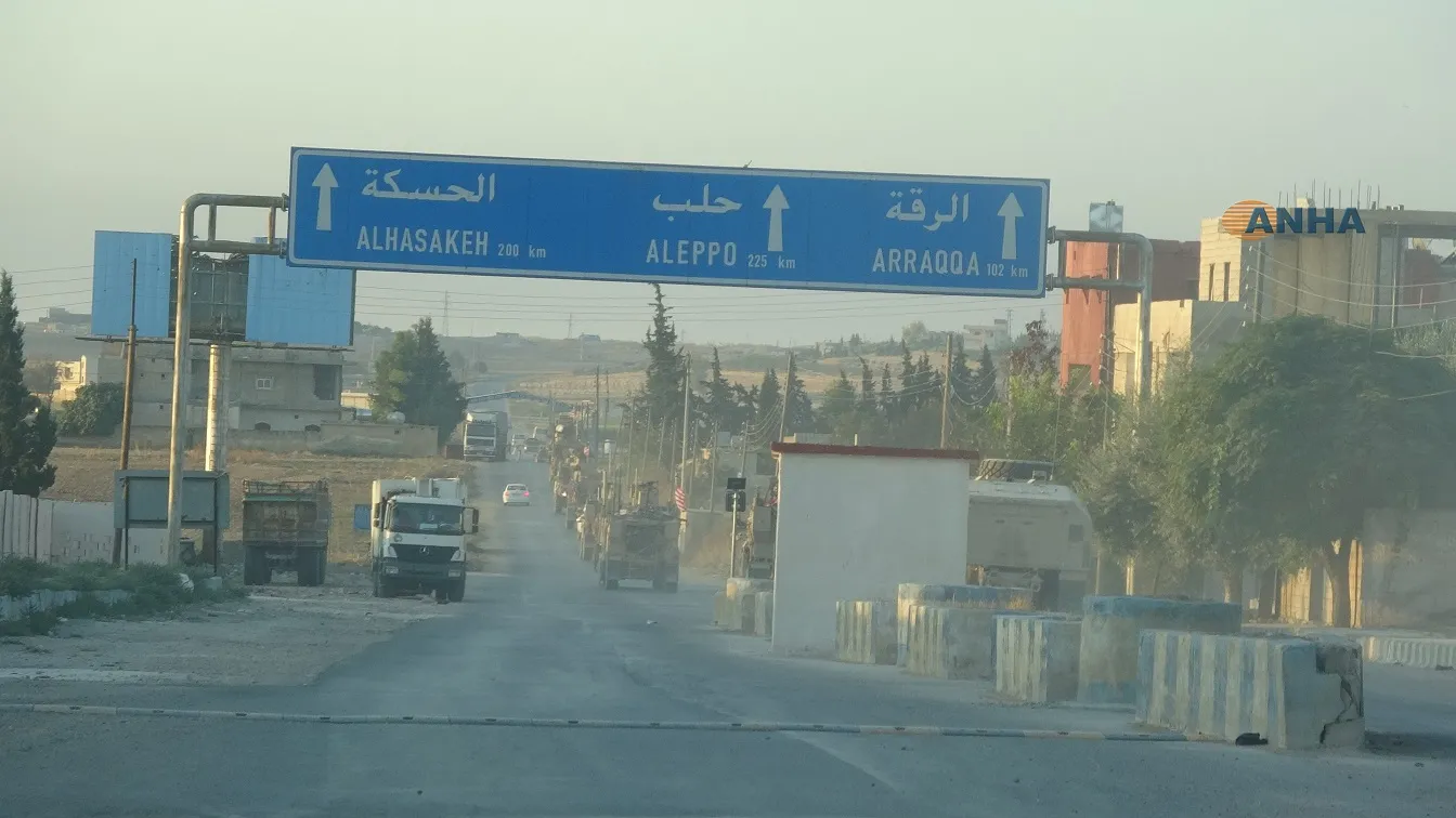 Hêzên Koalîsyonê ji herêmên ser sînorê bi Tirkiyê ve xwe vedikşîne