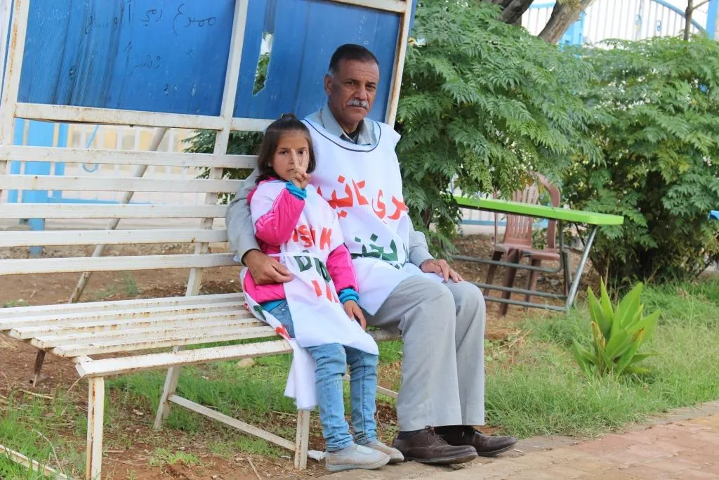 `Min bêriya dibistan, mal û bajarê xw kiriye`