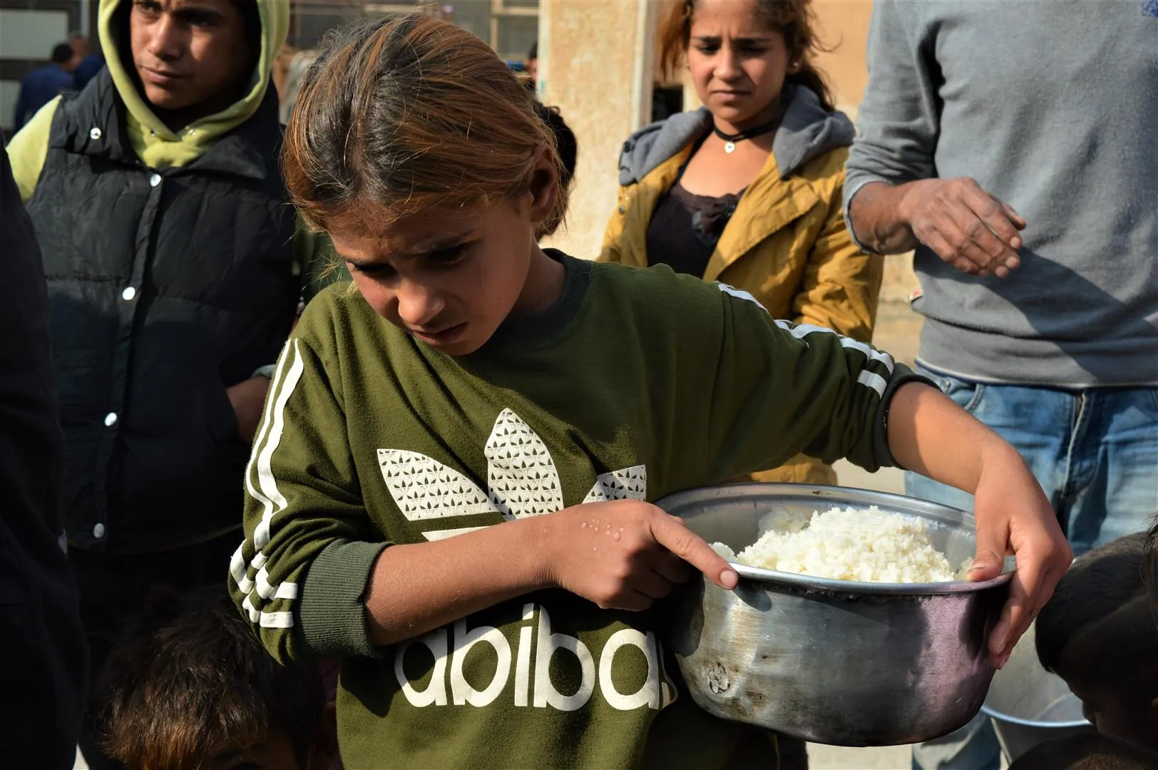 Kongreya Star xwarinê ji bo koçberan re amade dikin