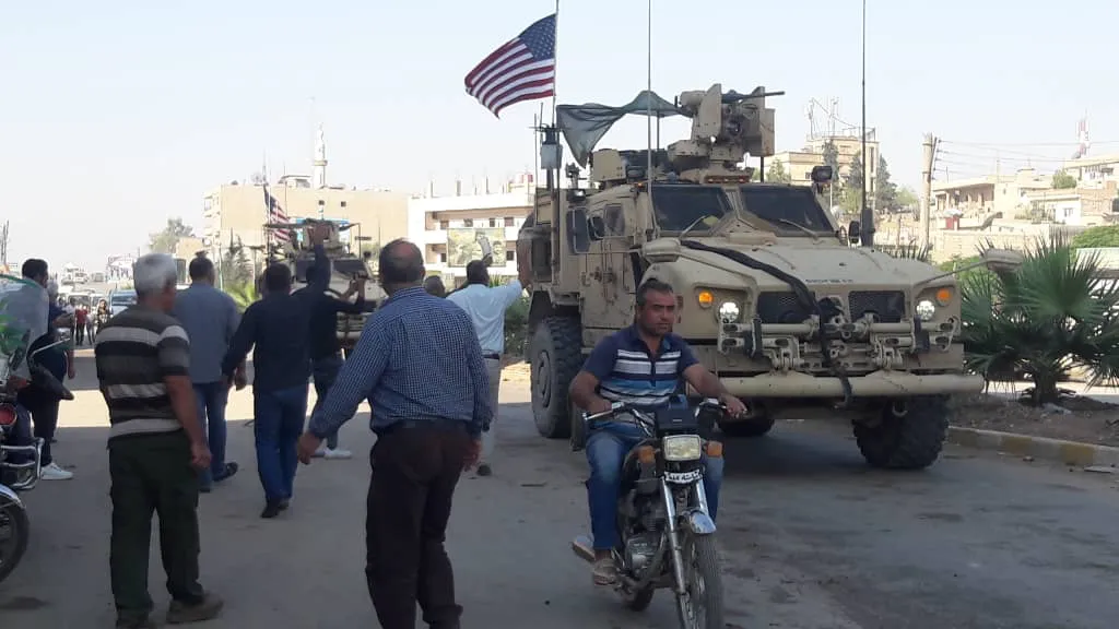 Gelê Qamişlo konvoya hêzên Amerîkayê da ber keviran