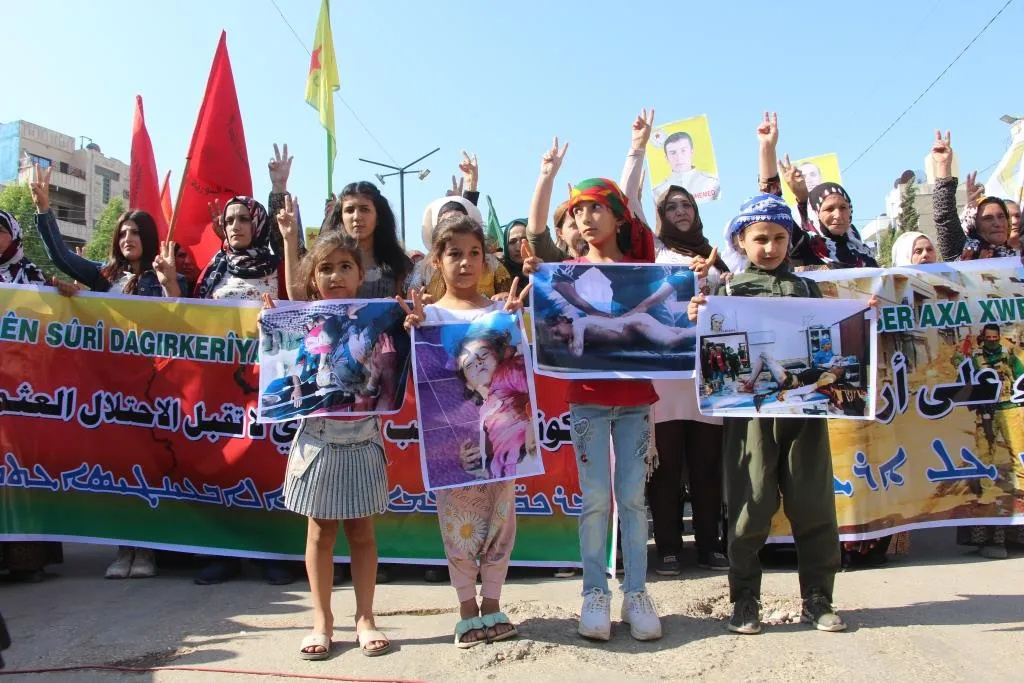 Şêniyên Qamişlo li dijî dagirkeriya Tirk li ber navenda NY`yê çalakî kirin