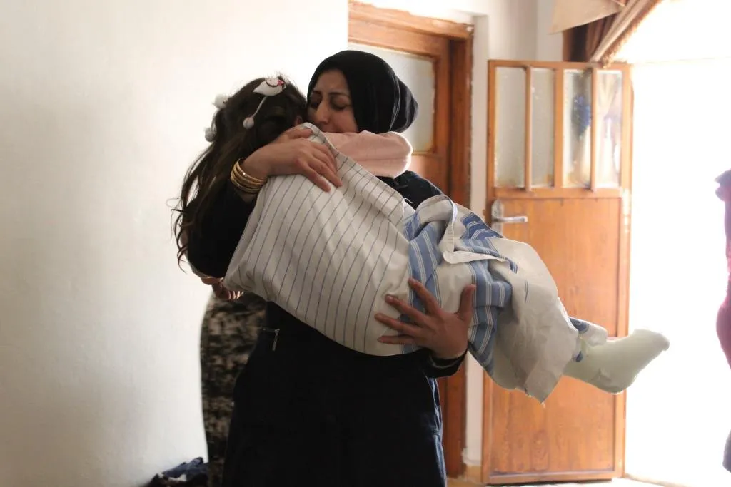 Heyva Sor a Kurd, Sara ku artêşa Tirk lingê qut kiribû, ber bi Başurê Kurdistanê ve şand