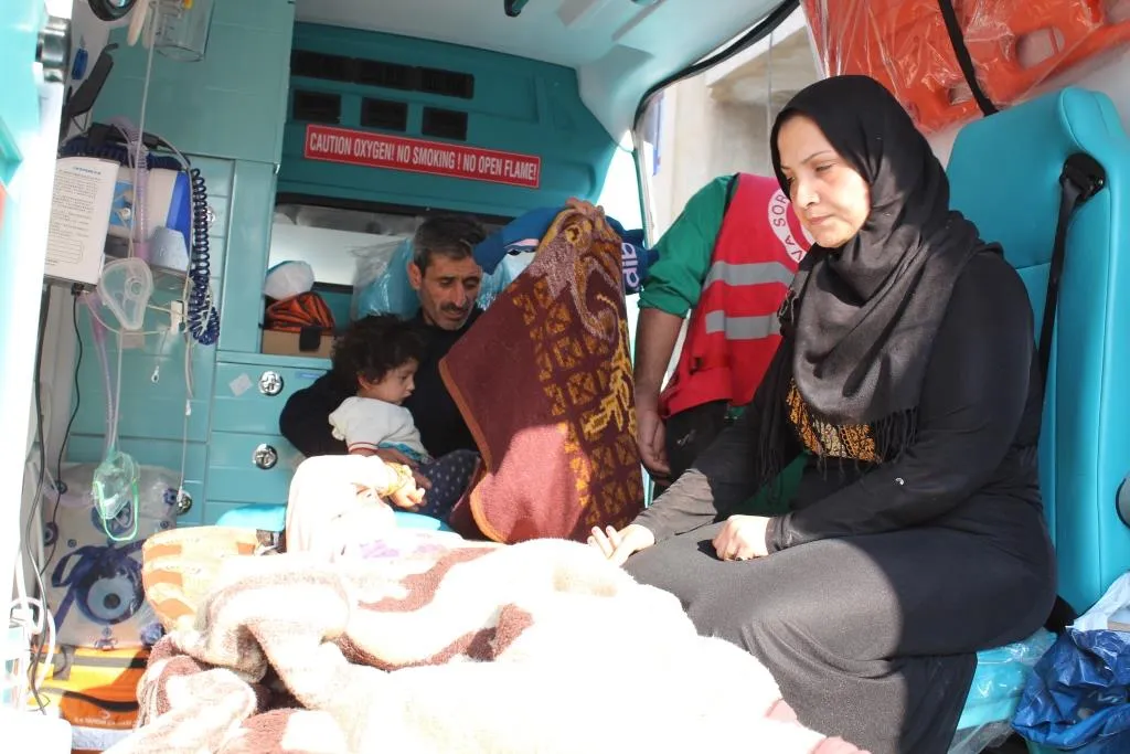 Heyva Sor a Kurd, Sara ku artêşa Tirk lingê qut kiribû, ber bi Başurê Kurdistanê ve şand