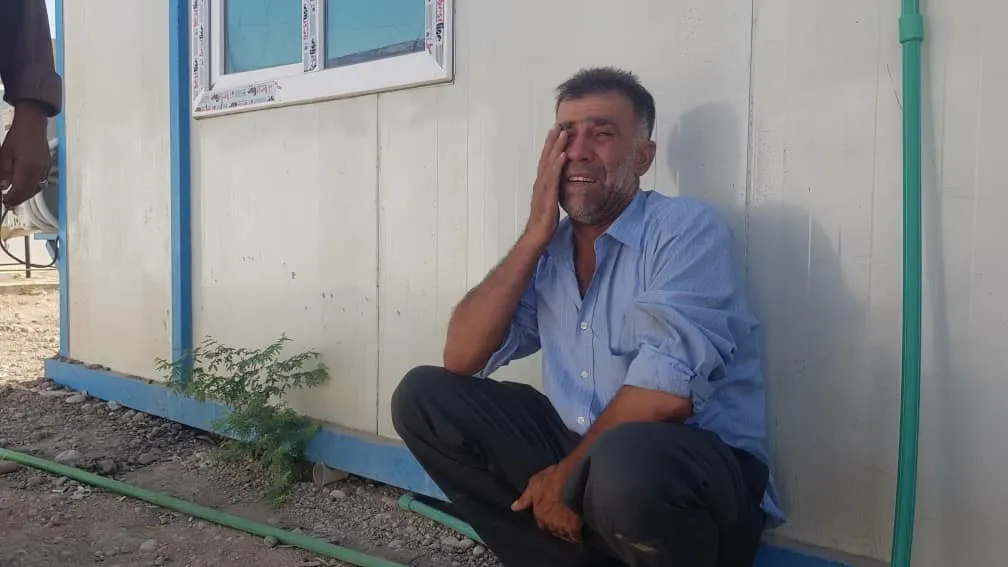 Li ber nexweşxaneya Til Temirê welatiyekî ku artêşa Erdgoan 3 kes ji malbata wî kuştin