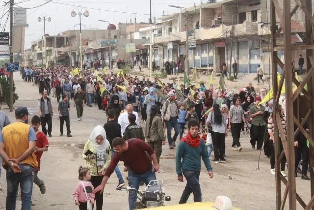 Şêniyên Girkê Legê di meşê de banga yekrêziyê li hember dagirkiriyê kirin