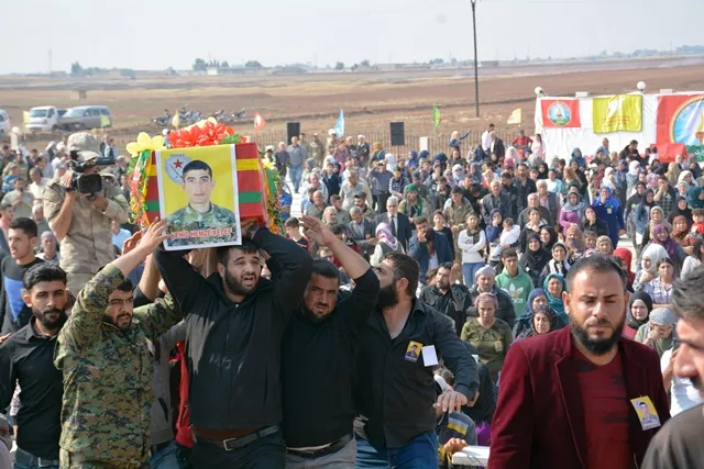 Şêniyên Tirbespiyê şehîd Hemze Xelef oxir kirin