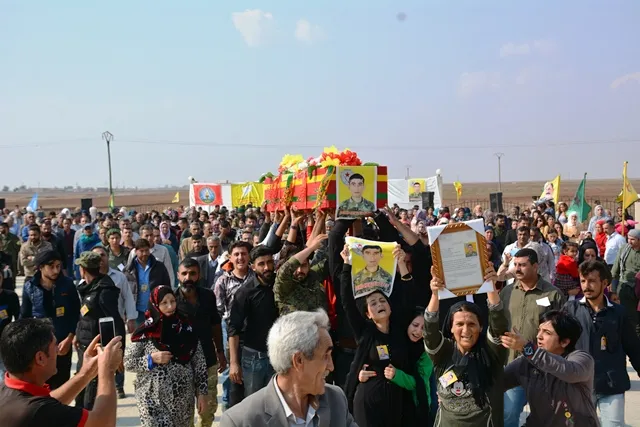 Şêniyên Tirbespiyê şehîd Hemze Xelef oxir kirin