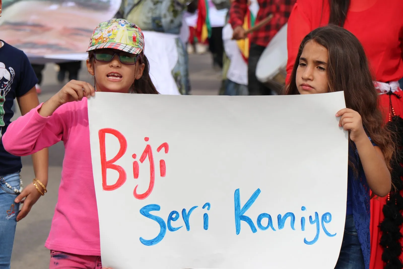 Şêniyên Efrînê li dijî êrîşên dagirkeriya dewleta Tirk daketin qadan