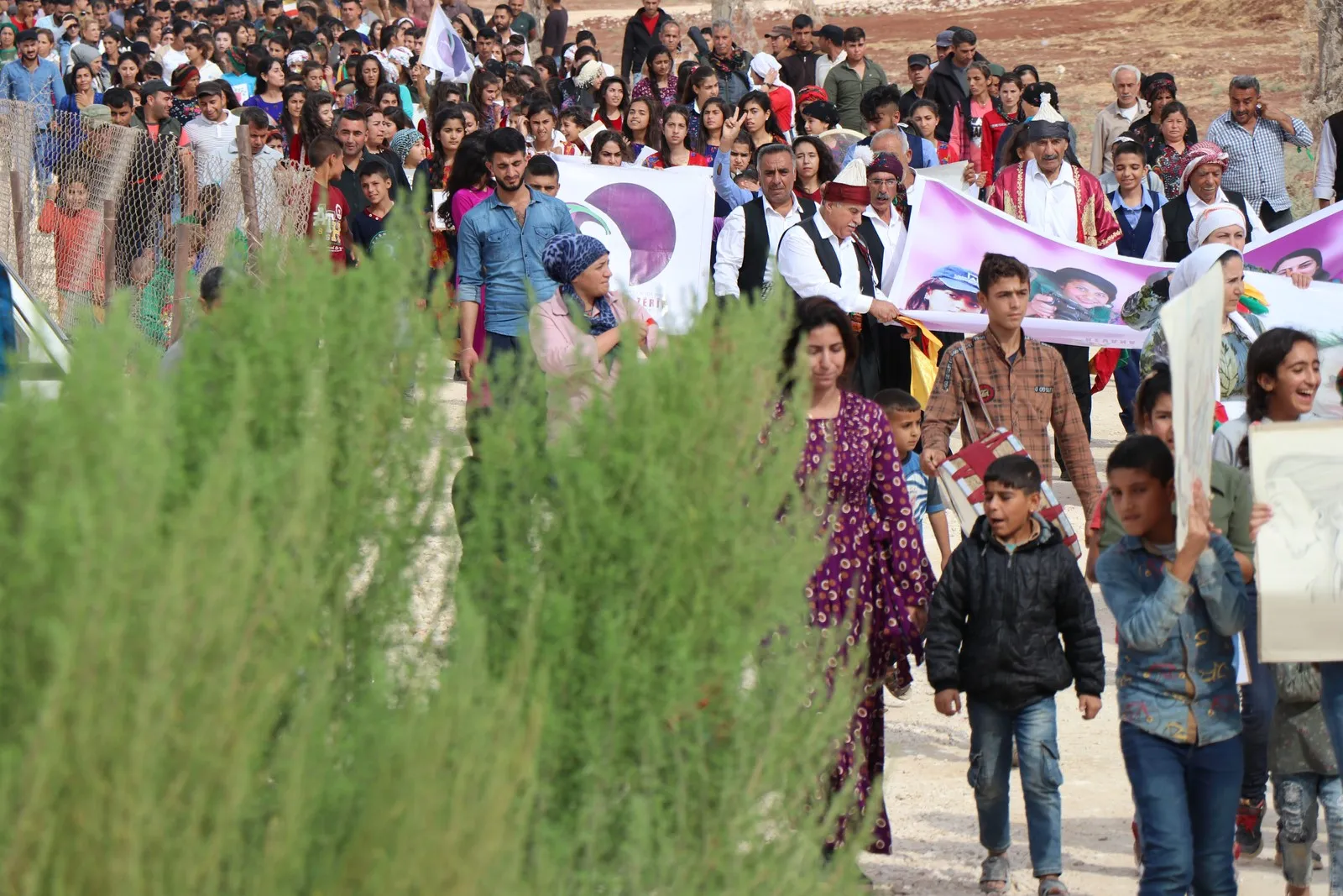 Şêniyên Efrînê li dijî êrîşên dagirkeriya dewleta Tirk daketin qadan