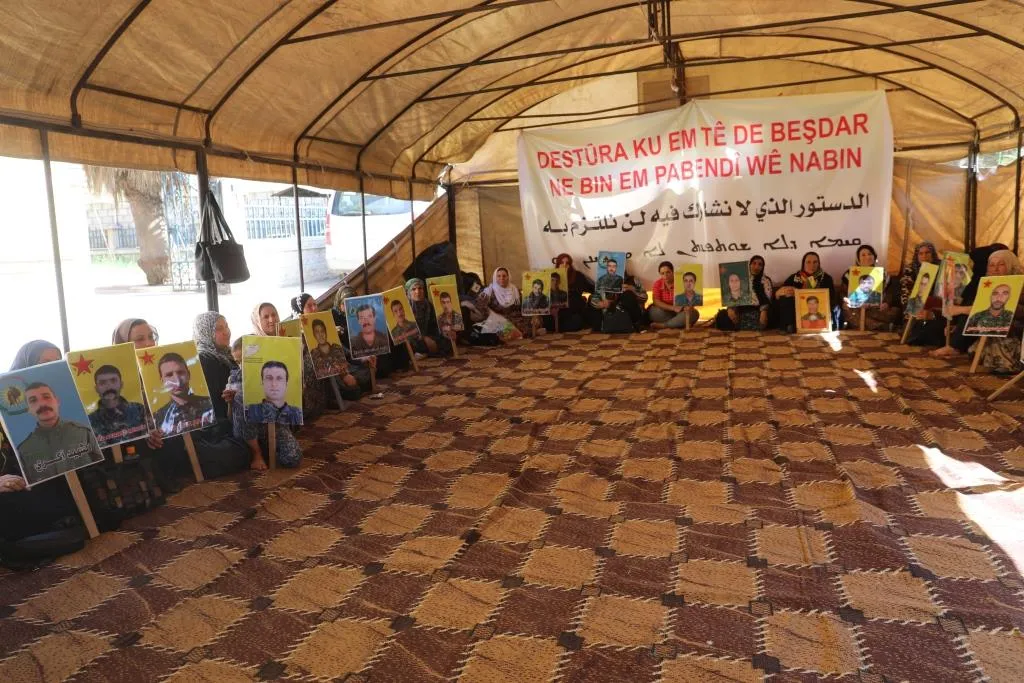 Li dijî komîteya destûrê li Qamişlo xwepêşandan