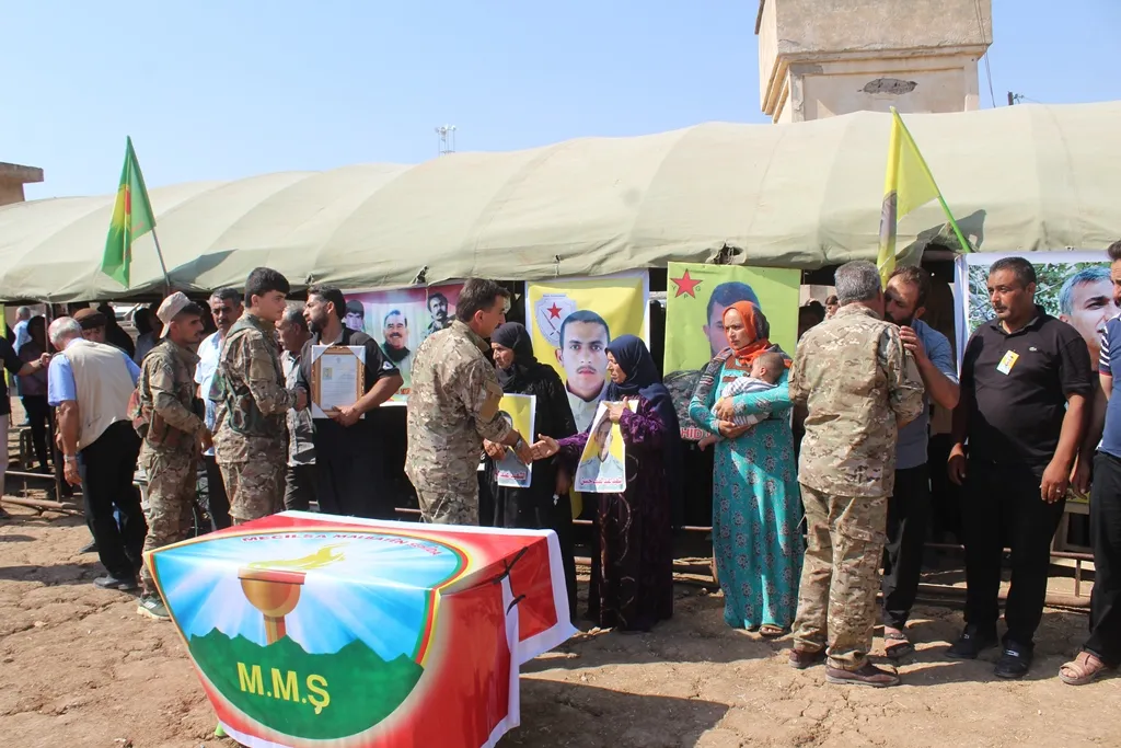 Şêniyên Dêrikê sersaxî ji malbata Şehîd Abduletîf Hesen re xwest