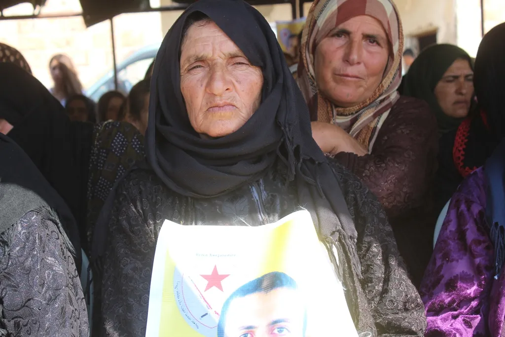 Şêniyên Dêrikê sersaxî ji malbata Şehîd Abduletîf Hesen re xwest