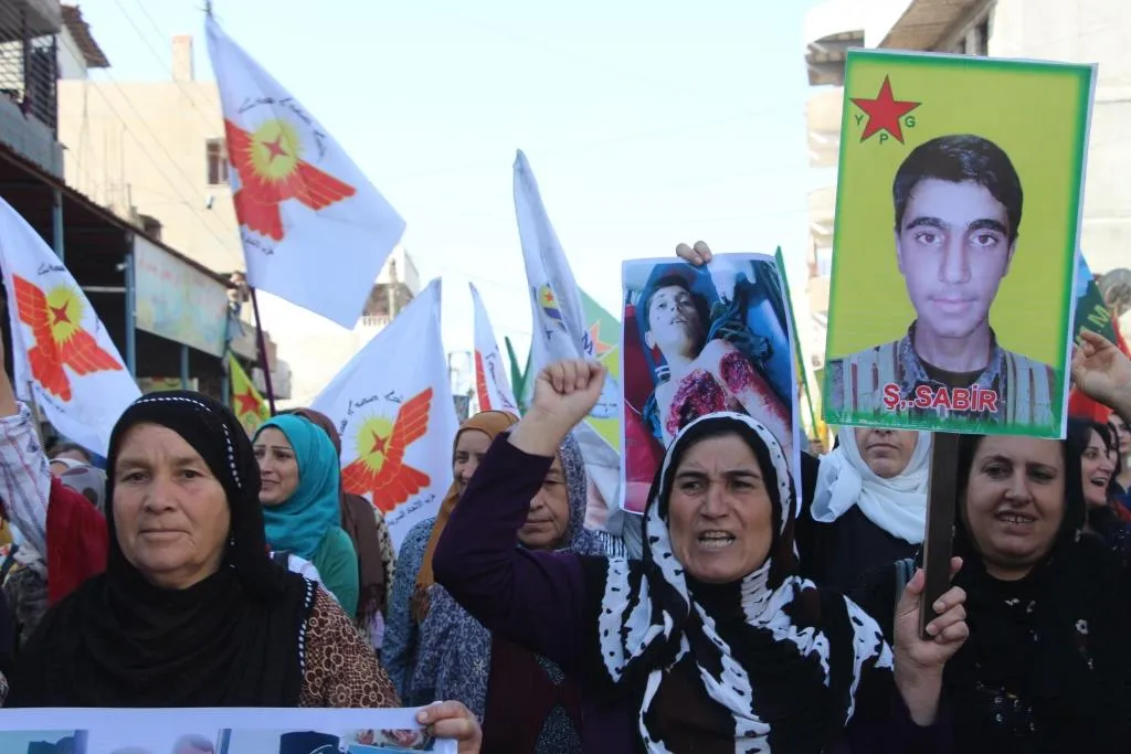 Şêniyên Qamişlo li dijî dagirkeriya Tirk li ber navenda NY`yê çalakî kirin