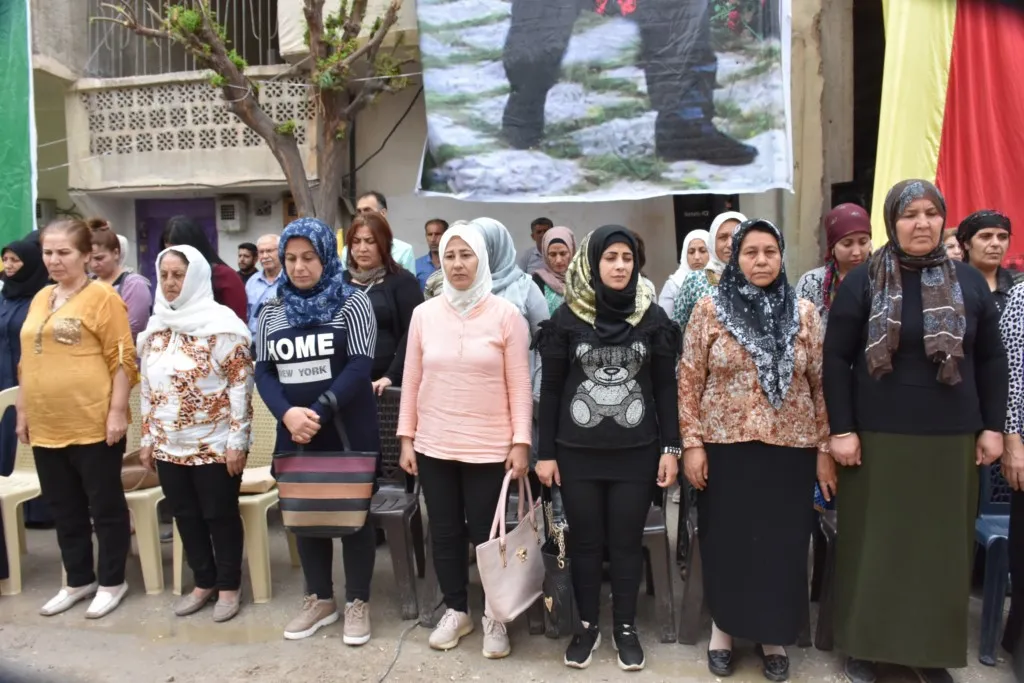 Şêniyên Helebê piştgiriya xwe ji Berxwedana Rûmetê re nîşan da