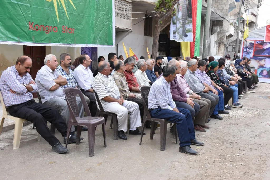 Şêniyên Helebê piştgiriya xwe ji Berxwedana Rûmetê re nîşan da