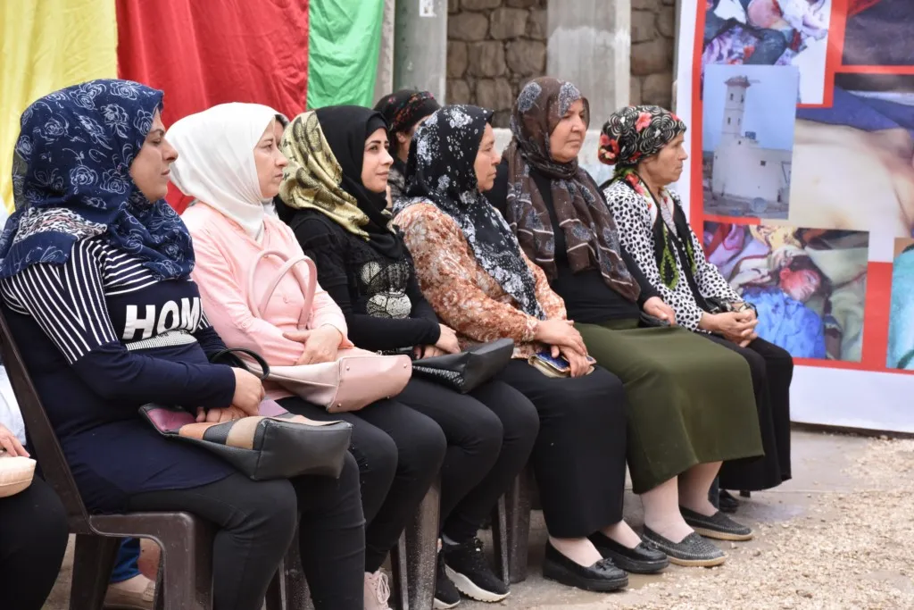 Şêniyên Helebê piştgiriya xwe ji Berxwedana Rûmetê re nîşan da