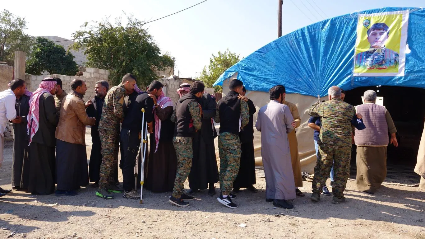 Şêniyên Tebqayê berê xwe da konê sersaxiyê yê şehîdê Berxwedana Rûmetê