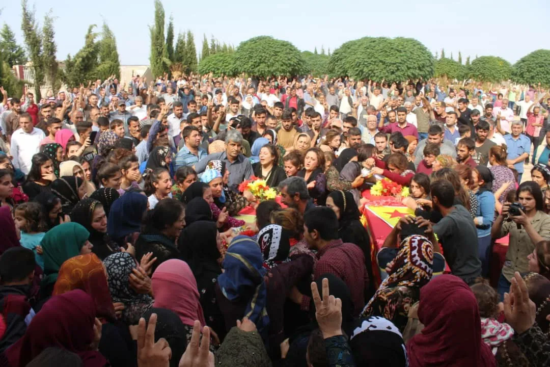 Di merasîma şehîdên Berxwedana Rûmetê de: Vîna me xurt e û naşike