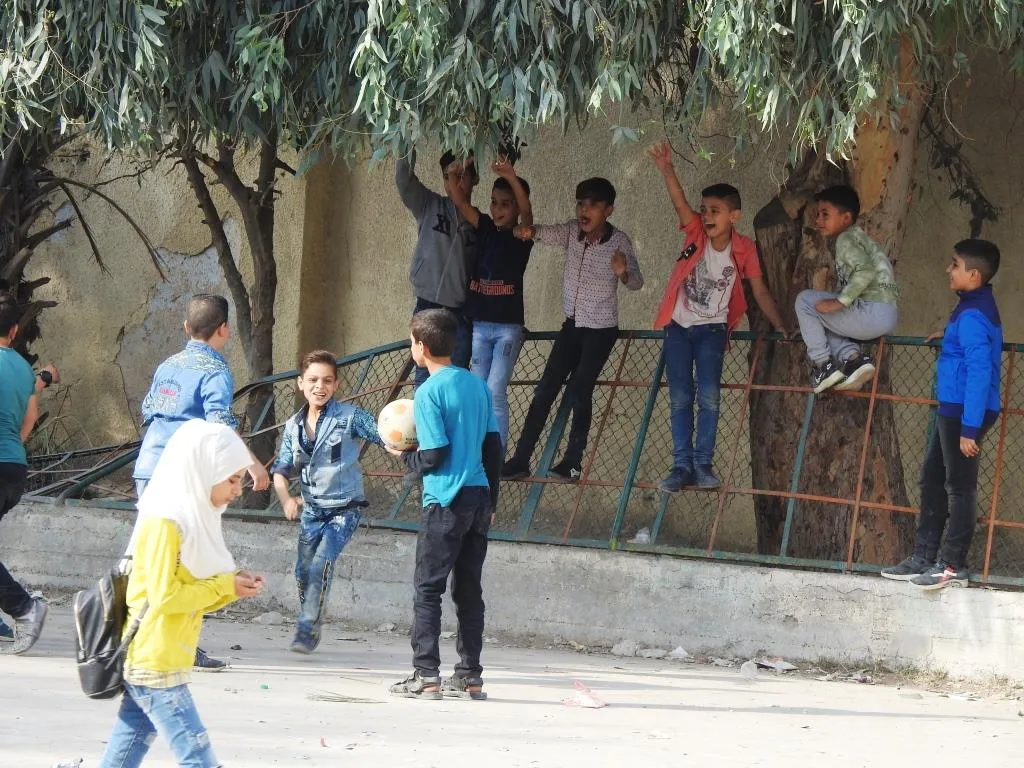 Xwendekar û mamosteyên Reqayê: Em ditirsin ku cehalet dîsa belav bibe