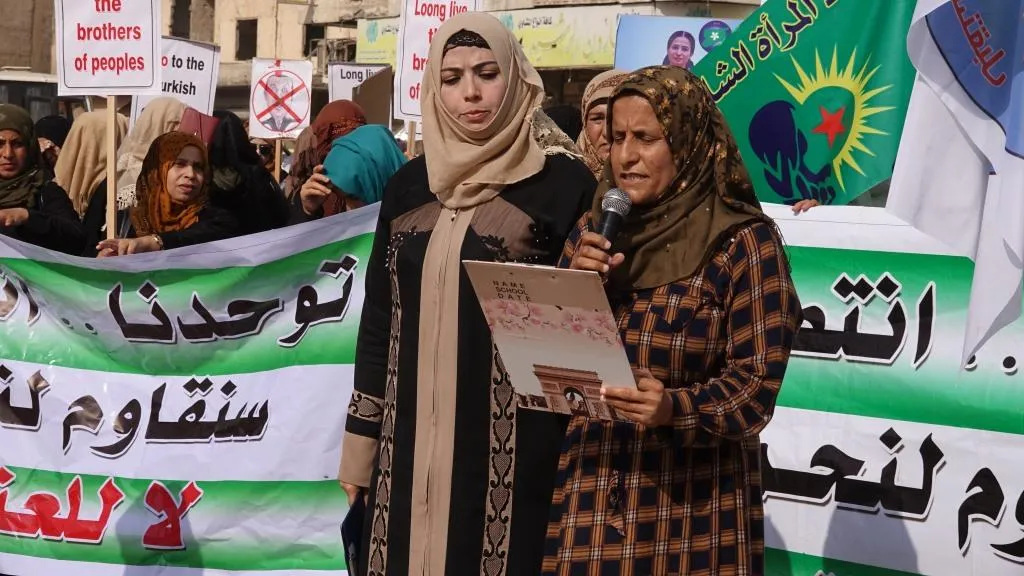 Jinên Reqayê li dijî êrişên dagirkeriyê daketin qadan