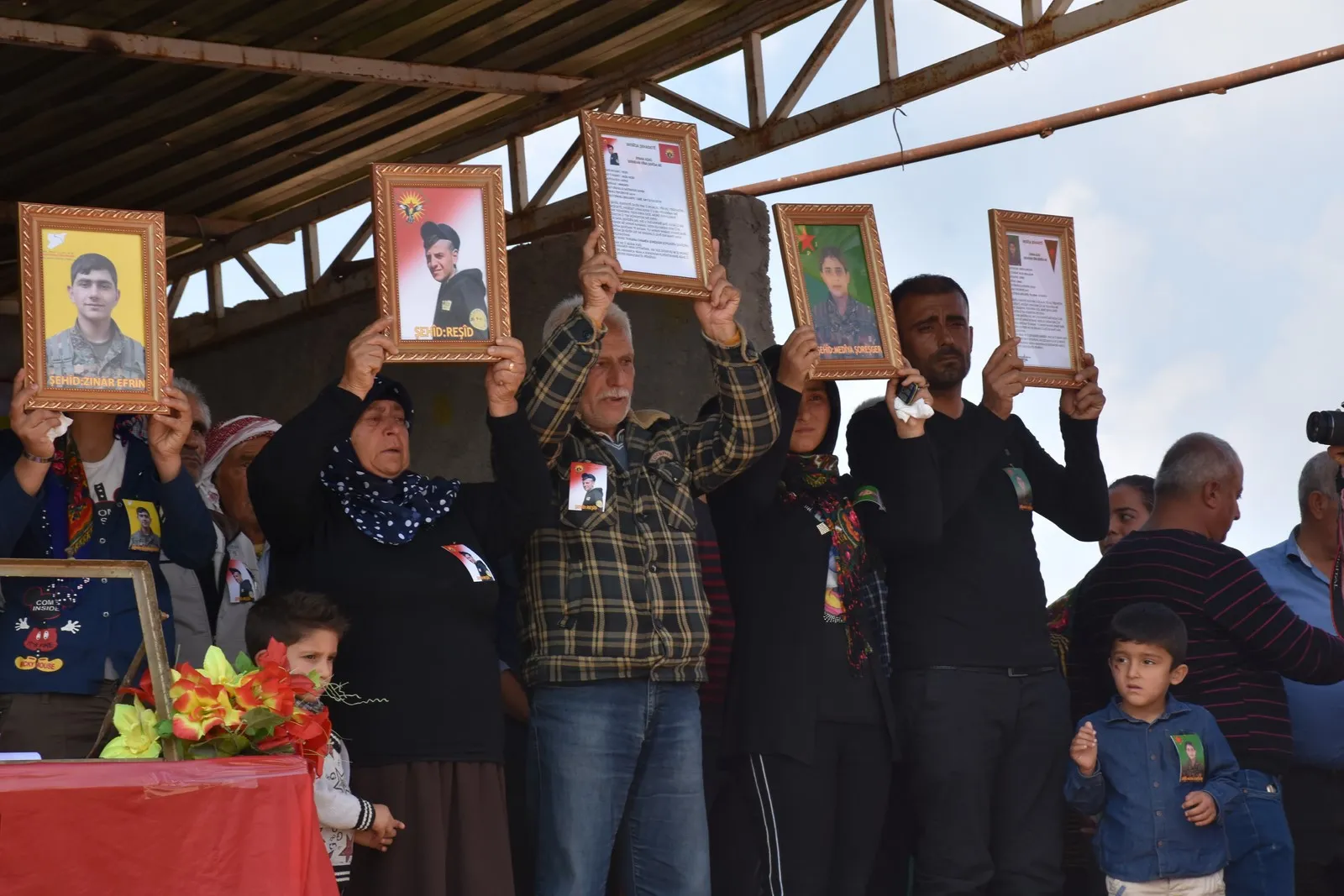 Merasîma xiyabî ya 6 şehîdên Berxwedana Rûmetê li Şehbayê hate lidarxistin
