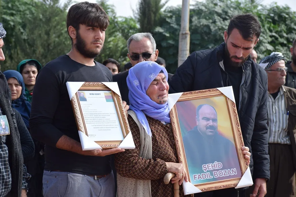 Şêniyên Dêrikê 6 şehîdên Berxwedana Rûmetê oxir kirin